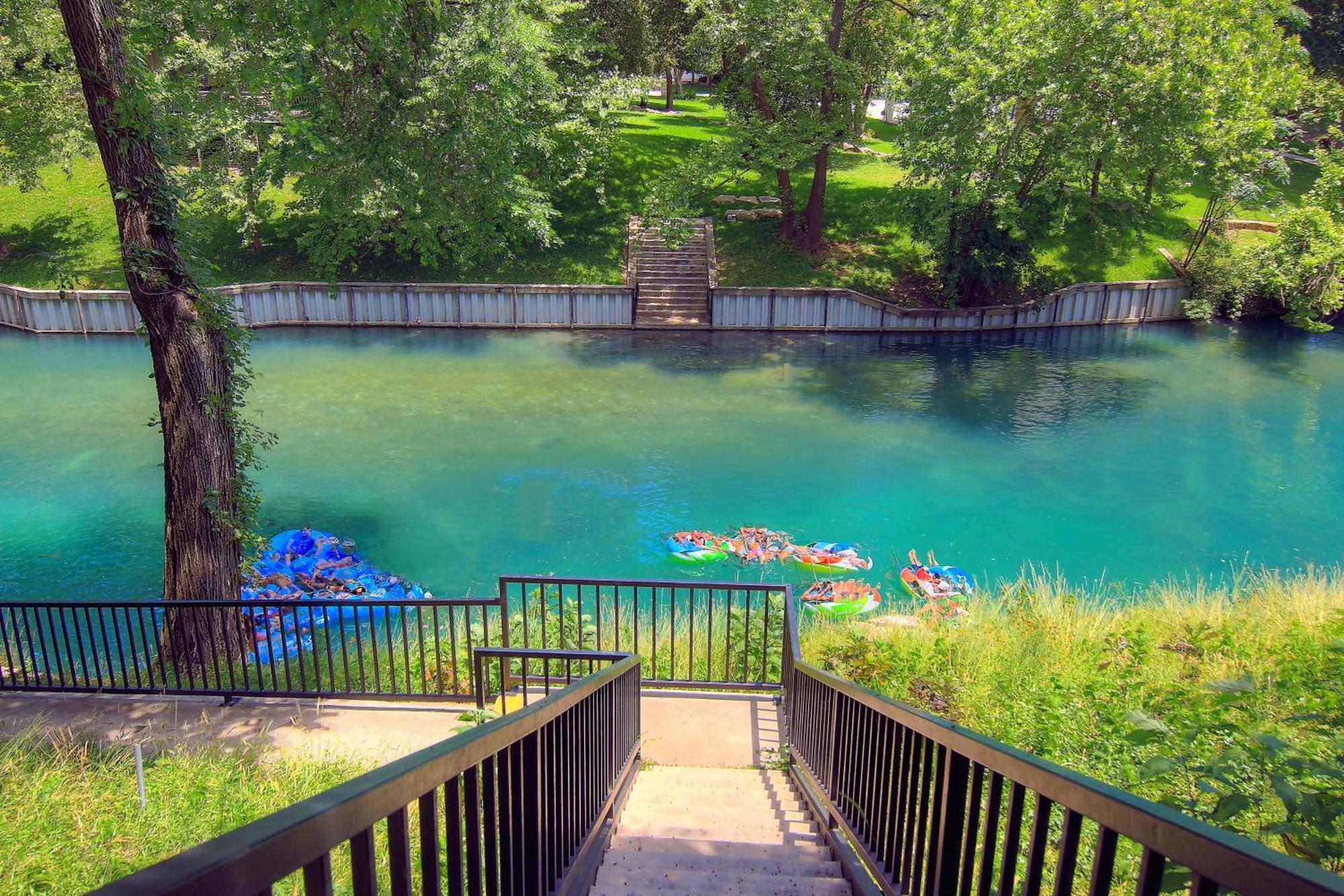 The Iron Cactus Condo On The Comal Cw C102 Нью-Браунфелс Екстер'єр фото