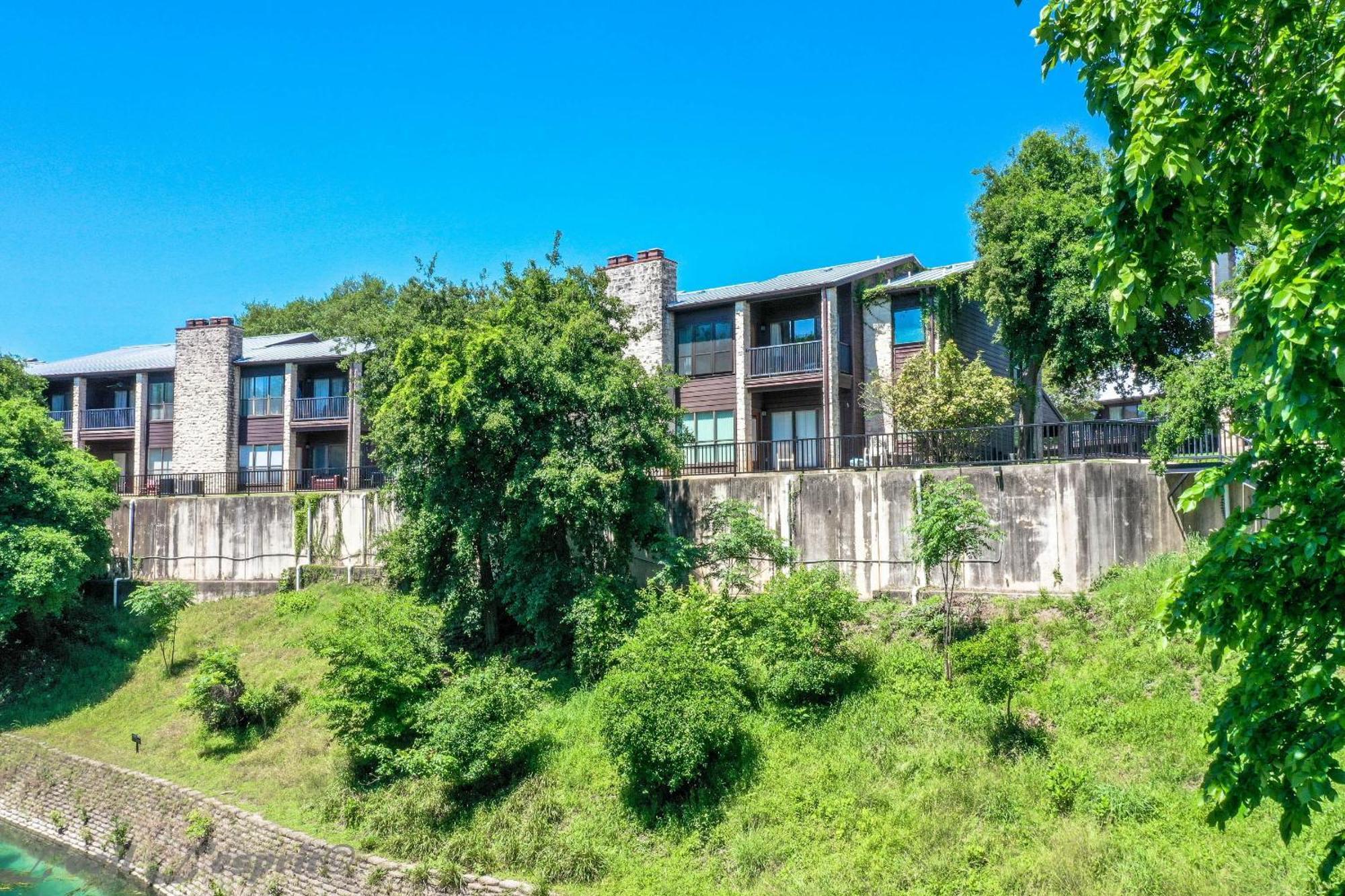 The Iron Cactus Condo On The Comal Cw C102 Нью-Браунфелс Екстер'єр фото
